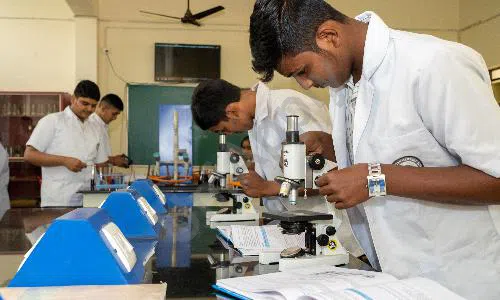 SKEI- Smt. Kamalabai Educational Institution, Vasanth Nagar, Bangalore Science Lab 2
