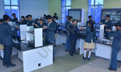 Dhruv Global School, Sangamner, Ahmednagar Science Lab 1