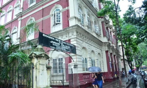 Bharda New High School And Junior College, Fort, Mumbai School Building