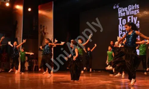 Smt. Tulsibai Motoomal Hinduja National Sarvodaya High School And Junior College, Chembur Colony, Chembur East, Mumbai Dance