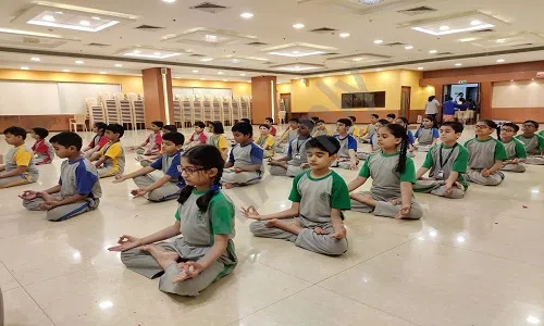 Friends’ Academy, Asha Nagar, Mulund West, Mumbai Yoga