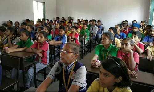 Guru Gobind Singh English High School And Junior College, Tagore Nagar, Vikhroli East, Mumbai Classroom 2