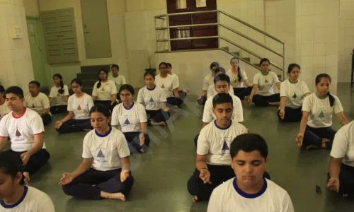 Jasudben M.L. School, Khar West, Mumbai Yoga