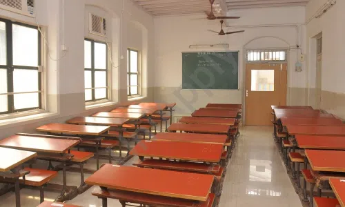 Lilavati Lalji Dayal High School And College of Commerce, Khetwadi, Girgaon, Mumbai Classroom