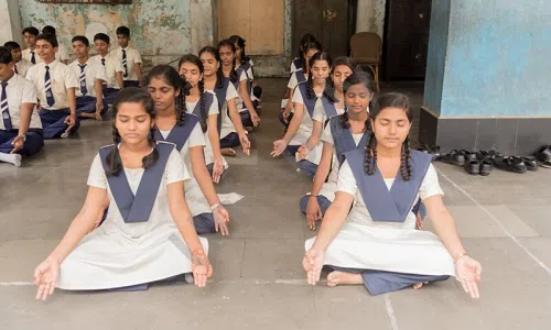 Marwari Vidyalaya High School, Opera House, Girgaon, Mumbai Yoga