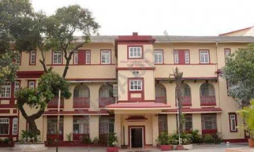 Mount Mary Convent High School, Bandra West, Mumbai School Building 1