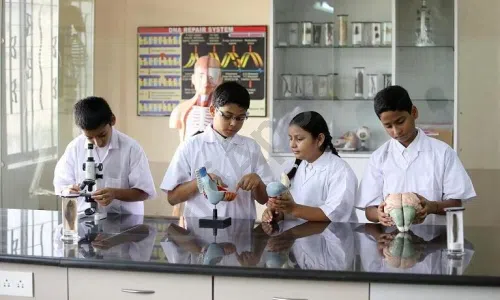 Oxford International School, Thakur Village, Kandivali East, Mumbai Science Lab 1