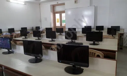 Parle Tilak Vidyalaya ICSE School, Navpada, Vile Parle East, Mumbai Computer Lab