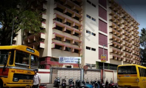 Queen Mary School, Grant Road East, Mumbai School Building 1