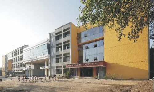 R N Shah International School, Jvpd Scheme, Vile Parle West, Mumbai School Building 1
