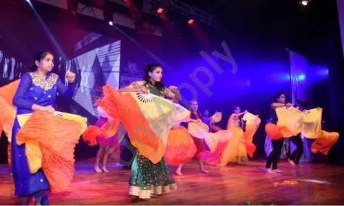 R N Shah International School, Jvpd Scheme, Vile Parle West, Mumbai Dance