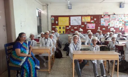 Saifi High School, Bhuleshwar, Mumbai Classroom