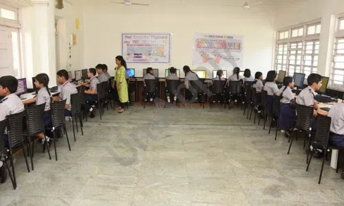 Shri Harshad C. Valia International School, D.N.Nagar, Andheri West, Mumbai Computer Lab