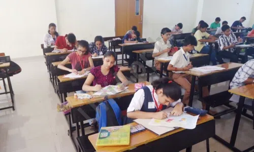 Smt. Vidyaben D. Gardi High School And Junior College, Mulund West, Mumbai Classroom