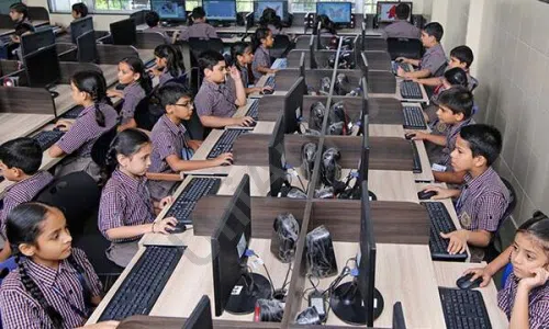 Swami Vivekanand International School And Junior College, Parekh Nagar, Kandivali West, Mumbai Computer Lab
