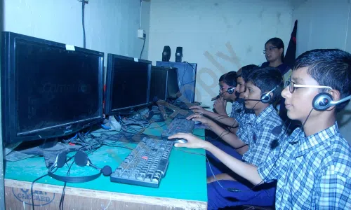 Tawheed English High School, Charkop, Kandivali West, Mumbai Computer Lab