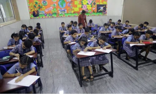 Thakur Public School, Thakur Village, Kandivali East, Mumbai Classroom