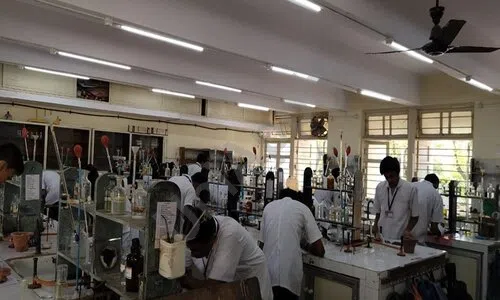 USM'S Vidyanidhi Junior College of Science, Vile Parle West, Mumbai Science Lab 1