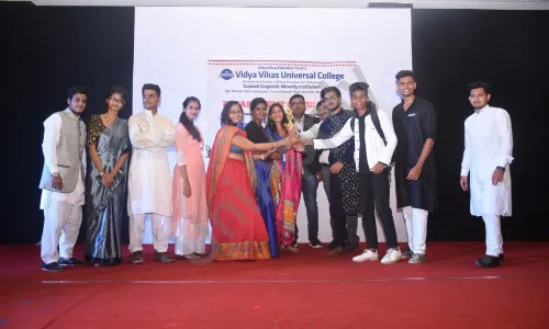 Vidya Vikas Universal Junior College Of Commerce And Science, Malad West, Mumbai Science Lab 4