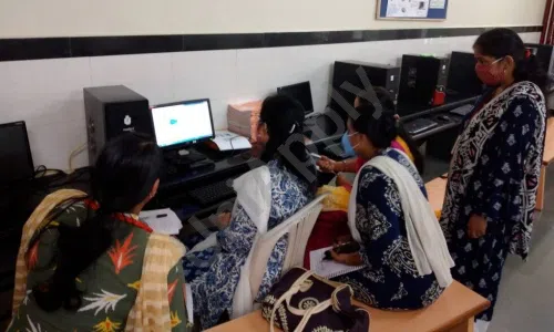 Nirmala Convent High School, Dk Nagar, Nashik Computer Lab