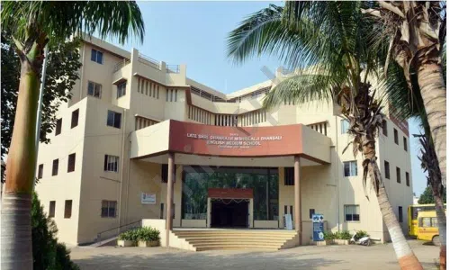 SNJB's Late Shri Dhanrajji Mishrilalji Bhansali English Medium School, Chandwad, Nashik School Building 1