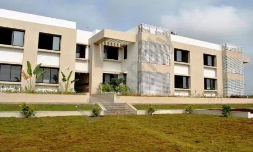 Silver Oak Universal School, Sharanpur, Nashik School Building 1