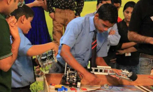 Moledina English Primary School, Camp, Pune Robotics Lab