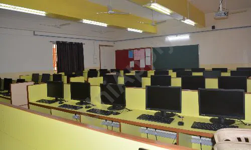 C M International School, Balewadi, Pune Science Lab 4