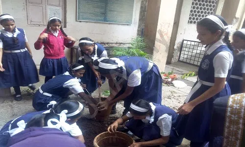Adarsha Vidyalaya Girls High School, Shukrawar Peth, Pune Gardening