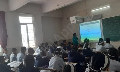 Bharati Vidyapeeth English Medium School, Erandwane, Pune Smart Classes