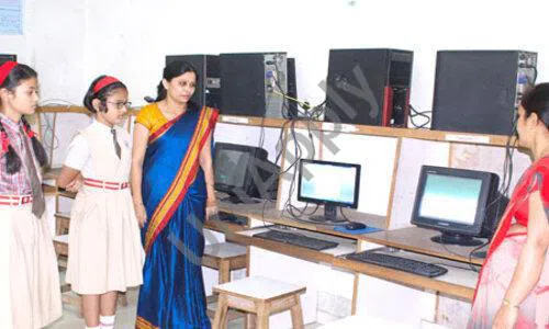 Dhaniraj School, Wakad, Pimpri-Chinchwad, Pune Computer Lab