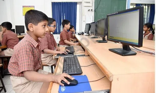 Dr. Kalmadi Shamarao High School Primary Section, Erandwane, Pune Computer Lab