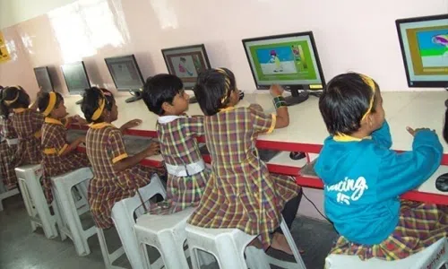 Huzurpaga Girls' English Medium School, Katraj, Pune Computer Lab