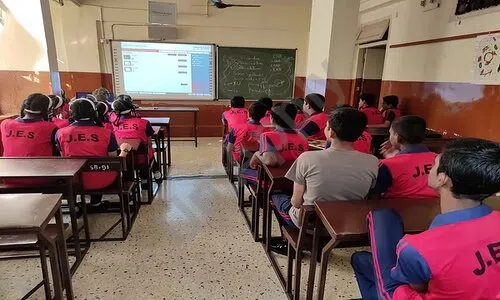 Jawaharlal English School, Maharshi Nagar, Pune Classroom