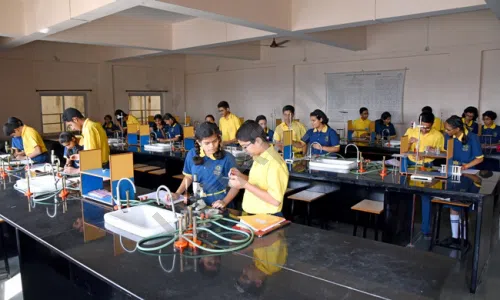 New India School Bhusari Colony, Kothrud, Pune Science Lab 3