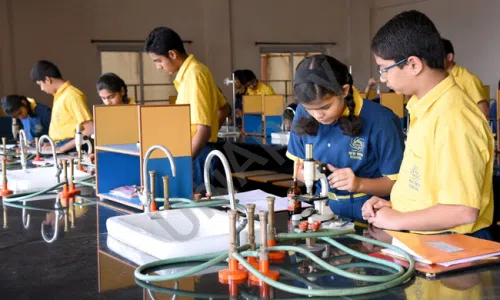 New India School Bhusari Colony, Kothrud, Pune Science Lab