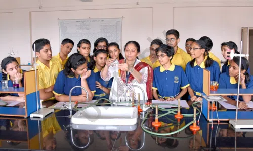New India School Bhusari Colony, Kothrud, Pune Science Lab 2