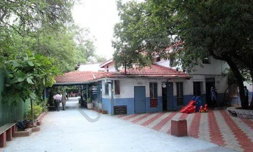 Rewachand Bhojwani Academy, Pune School Building
