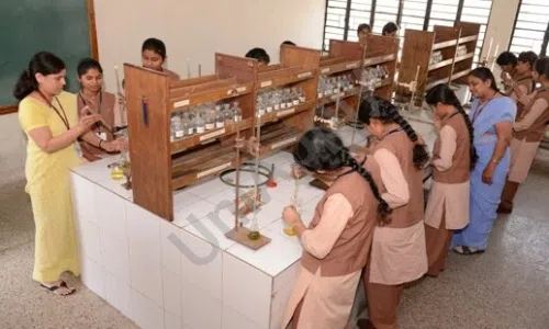 Saraswati Vidyalaya Union High School, Somwar Peth, Pune Science Lab