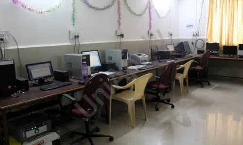 Sona 'I' English Medium High School And Science Junior College, Hadapsar, Pune Science Lab 4