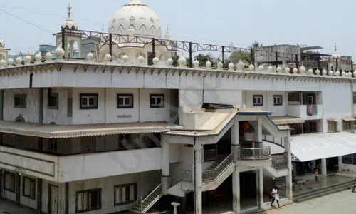 Guru Nanak English High School and Junior College of Commerce, Kalyan West, Thane School Building