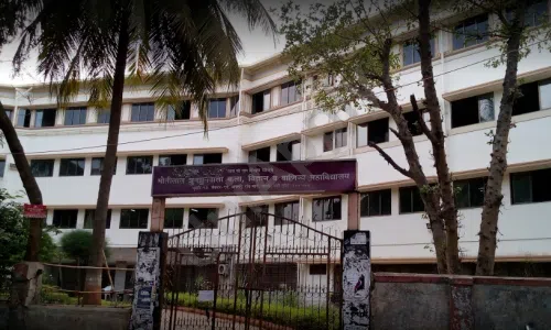 ICLES' Motilal Jhunjhunwala College Of Arts, Science And Commerce, Vashi, Navi Mumbai Science Lab 1