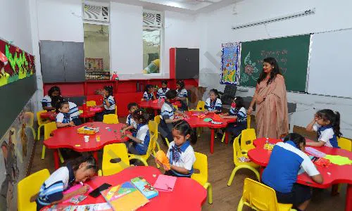 Queen's Carmel School, Beta 1, Greater Noida Classroom 2