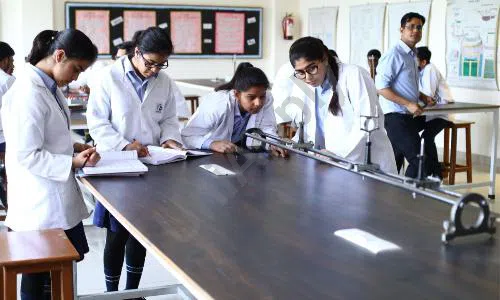 Aster Public School, Delta 2, Greater Noida Science Lab