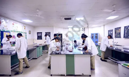 Billabong High International School, Sector 34, Noida Science Lab