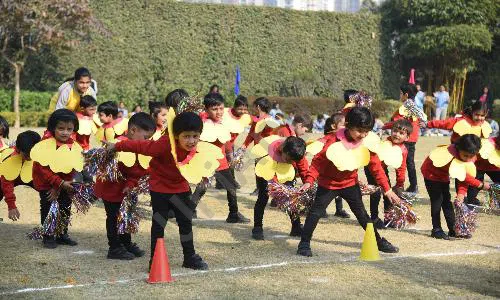 Raghav Global School, Sector 122, Noida Dance 2