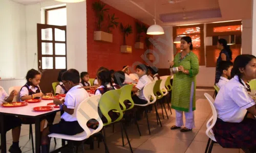 Darbari Lal Foundation World School, Zeta 1, Greater Noida Cafeteria/Canteen