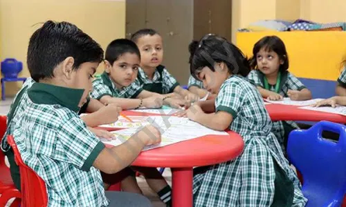 Delhi World Public School, Knowledge Park 3, Greater Noida Art and Craft