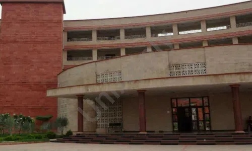 Gautam Budh Balak Inter College, Knowledge Park 5, Greater Noida School Building 1