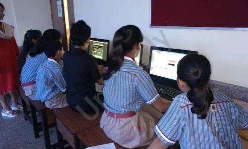 K.R. Mangalam World School, Chi Ii, Greater Noida Computer Lab